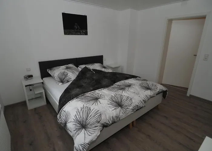 Sanwald * Σβέμπις Χαλ